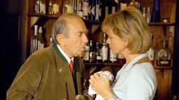 Der etwas zerstreute Notar Reinhard Lortzing (Hans Clarin) verrät Antonia (Uschi Glas) ein Geheimnis.