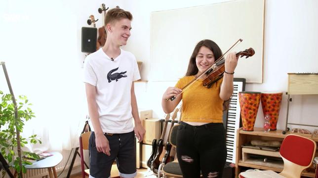 Helen und Laurin sind musikbegeistert.