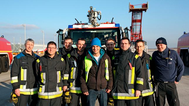 Checker Can Der Feuer-Check:  Checker Can bei der Flughafenfeuerwehr am Flughafen München