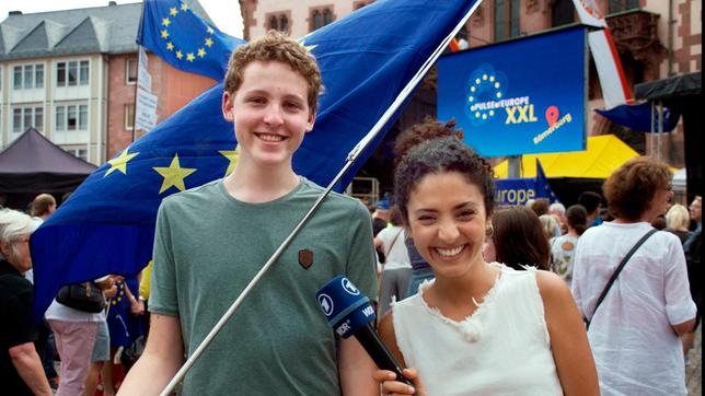 In der Europäischen Union gibt es seit einiger Zeit Misstöne, es rummst und knirscht an vielen Ecken und Enden. Warum das so ist, will Siham in der Sondersendung  „So klingt Europa – ein neuneinhalb Spezial“ herausfinden.