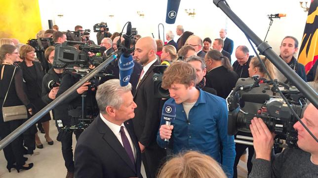 Robert im Gespräch mit Bundespräsident Joachim Gauck.