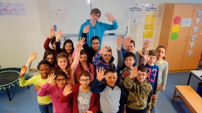 Robert mit Schülern der Gemeinschaftsgrundschule Riphahnstraße in Köln.