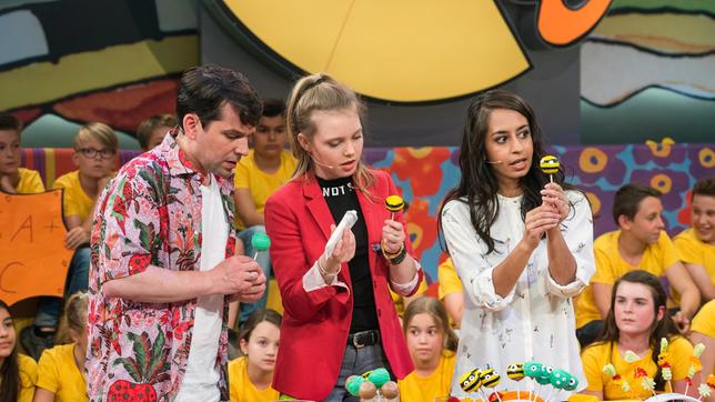 Bild: SWR/Alexander Kluge Die perfekte Sommerparty, Moderation Muschda Sherzada & Juri Tetzlaff, Gäste: Lina Larissa Strahl (Mitte), Schulklassen: Realschule Durmersheim, Durmersheim (Tigerenten), Staatliche Realschule Neutraubling, Neustraubing (Frösche).