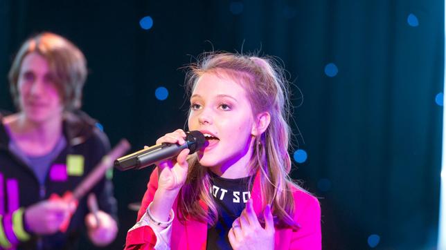 Bild: SWR/Alexander Kluge Lina Larissa Strahl & Band.