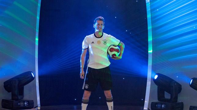 Bild: SWR/Sabine Stumpp Ricardo Rehländer mit seiner Fußball Freestyle Show.