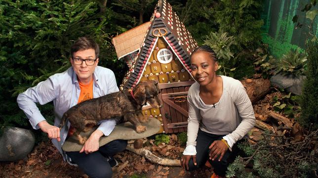 Wissen macht Ah! Hänsel und Gretel Shary und Ralph vor einem kleinen Hexenhaus