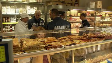 Carabinieri im Geschäft