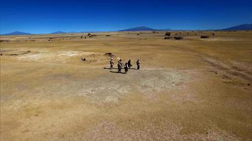 Bolivien: Weil die Gletscherkuppen schmelzen und die Dürreperioden häufiger werden, müssen die Chipaya, das älteste Volk Lateinamerikas, bald ihre Heimat verlassen