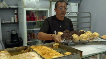 Bäcker in Bäckerei 