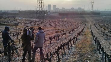 Autor Michael Strempel an einem Atomkraftwerk in Frankreich