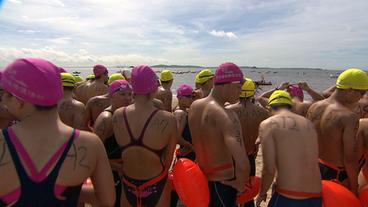 Schwimmer vor dem Start des Schwimm-Marathons zwischen der Insel Kinmen und dem chinesischen Festland.