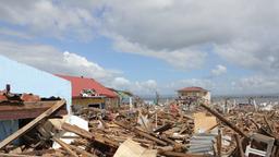 Verwüsteter Straßenzug in Tacloban