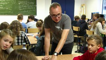 Lehrer im Klassenzimmer