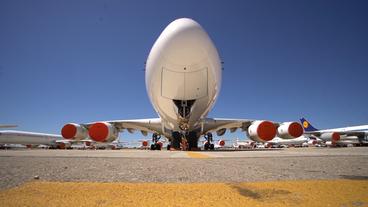 Spanien: Bei Teruel werden Flugzeuge geparkt und gewartet