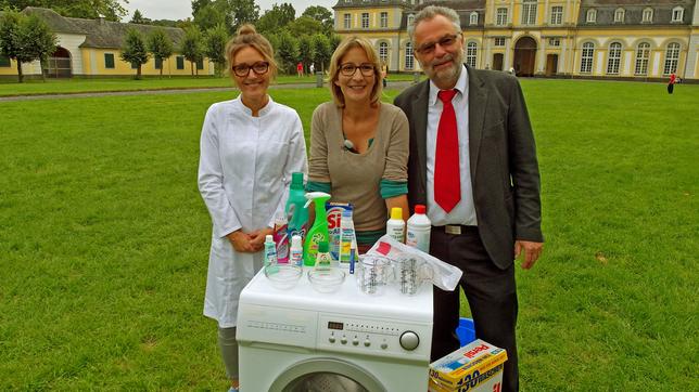 An der Uni Bonn trifft Yvonne Willicks Prof. Dr. Stamminger und Katharina Röhrig (wissenschaftliche Mitarbeiterin).