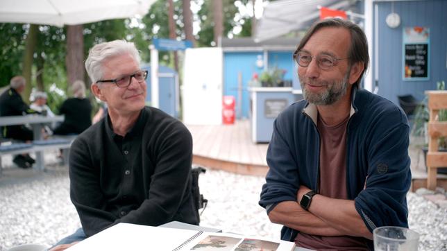 Bild: rbb/Ralf Ilgenfritz Die streng abgeschottete DDR als Reiseland für Touristen aus dem Westen? Das ging tatsächlich: Angesichts des permanenten Devisenmangels und der Entspannung im Rahmen des Grundlagenvertrags von 1972 rang sich das SED-Politbüro dazu durch, dem Klassenfeind Erholung im Sozialismus anzubieten.