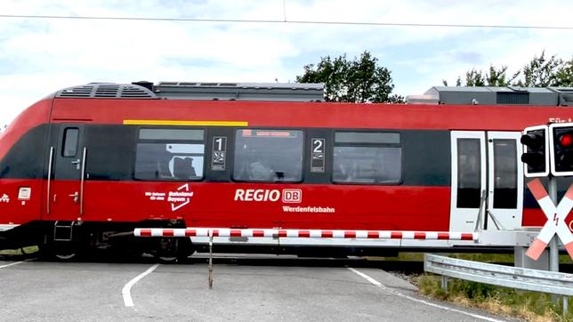 Kaputte Bahnübergänge werden in Deutschland zum Sicherheitsrisiko.