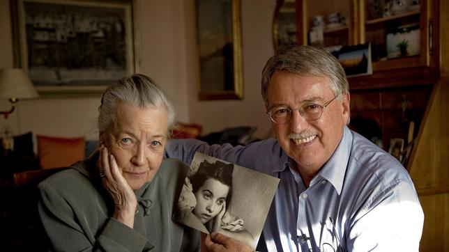 Heinrich Breloer im Gespräch mit der Schauspielerin Regine Lutz.