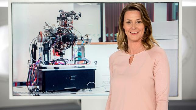 Bild: ARD/Michael Boehme Satellitennavigationssysteme erleichtern den Alltag enorm. Es sei denn, man befindet sich an Orten, wo der Satellitenempfang gestört wird oder gar nicht erst zu einem durchdringen kann. Deshalb arbeiten Forscher an einem Londoner College derzeit an einer Lösung, wie diese Systeme auch ohne Satelliten auskommen könnten. Mehr hierüber erfahren wir von Anja Reschke in „Wissen vor acht - Zukunft“.