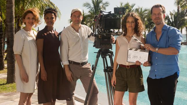 Von links nach rechts: Valentina Sauca, Dennenesch Zoudé, Florian Schilling (Kamera), Anja Knauer und Peter Stauch (Regie)