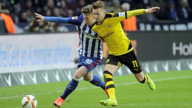 Mitchell Weiser gegen Marco Reus