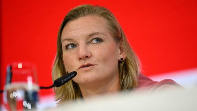 Alexandra Popp bei der DFB-Pressekonferenz vor dem Länderspiel gegen Frankreich. 