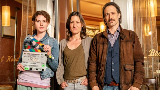 Drehstart zu zwei neuen Filmen: Nadja Sabersky (Rolle: Mia Bader), Marie Leueneberger (Rolle: Frederike Bader) und Michael Ostrowski (Rolle: Ferdinand Zankl) (v.l.n.r.)