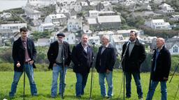 Der Shantychor von Port Isaac singt im Fernsehen.