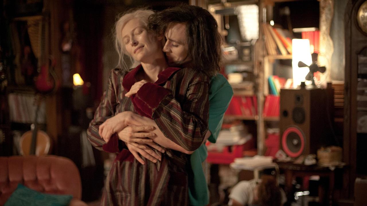 Die Liebe von Adam (Tom Hiddleston) und Eve (Tilda Swinton) hat die Jahrhunderte überdauert.