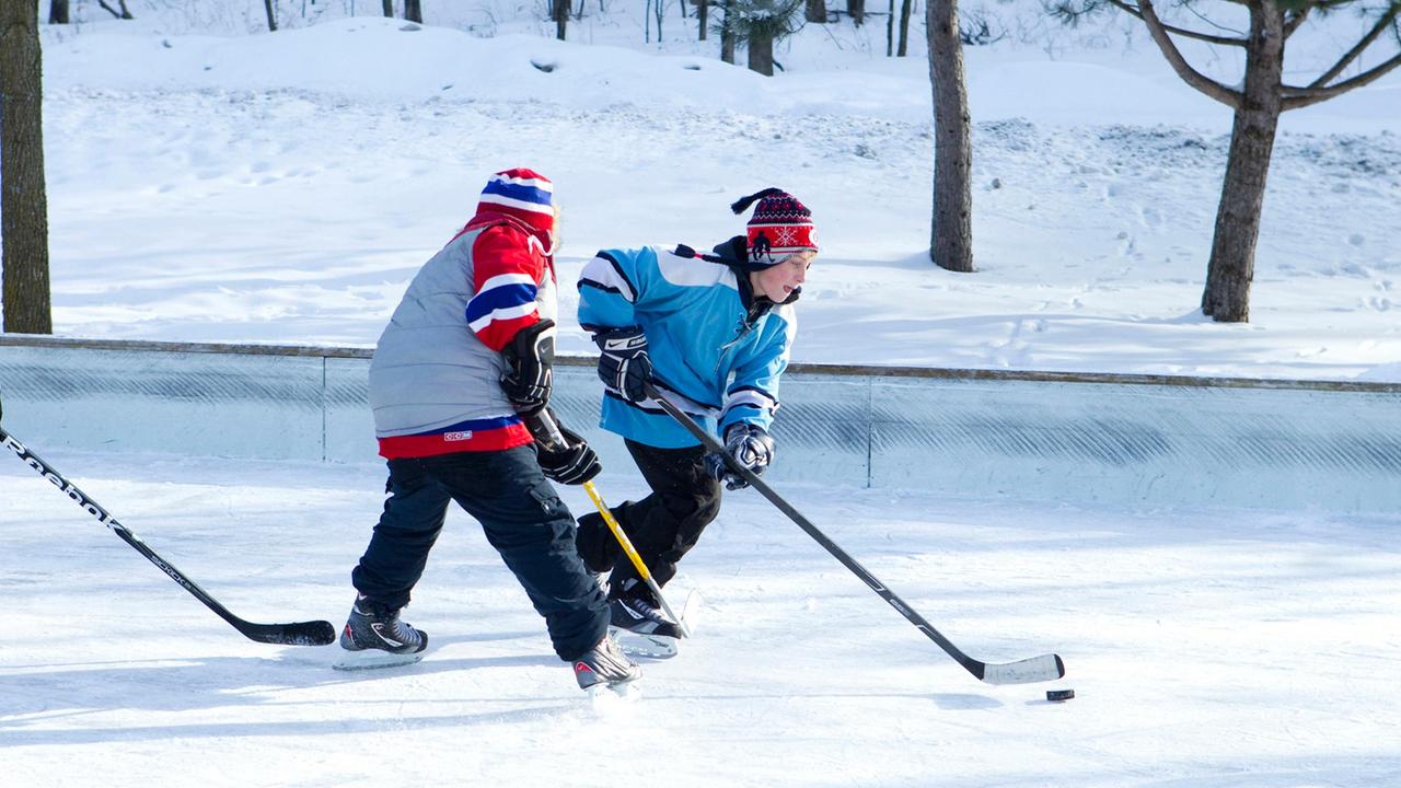 Janeau Trudel (Antoine-Olivier Pilon) zeigt beim Training, was er kann