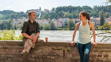 Jochen Mohn (Stefan Rudolf) und Frederike Bader (Marie Leuenberger).