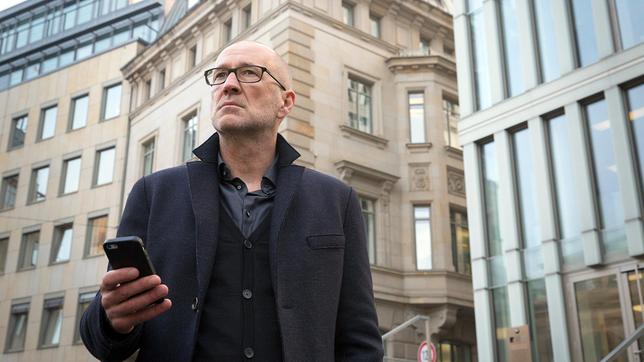 Bild: ARD Degeto/Tivoli Film/Georges Pauly Brandmal: Kriminalkommissar Jan Fabel (Peter Lohmeyer) jagt einen Serienkiller, der auf kaltblütige Weise einen rätselhaften Racheauftrag erfüllt.