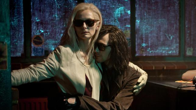 Liebende seit hunderten von Jahren: Die Vampire Adam (Tom Hiddleston) und Eve (Tilda Swinton).