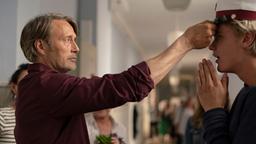 Martin (Mads Mikkelsen, li.) ist wie verändert.