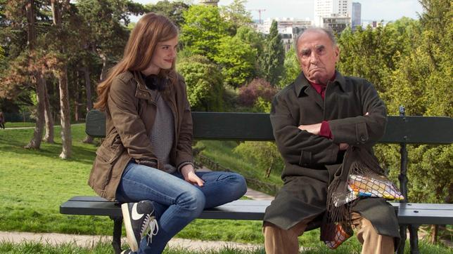 Bild: ARD Degeto/Neue Visionen Filmverleih Monsieur Henri (Claude Brasseur) kann mit seiner Mitbewohnerin Constance (Noémie Schmidt) wenig anfangen.