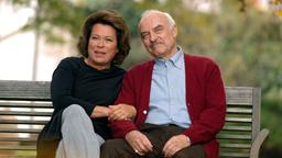 Wieder versöhnt: Lilo (Rita Russek) und der beste Freund ihres Mannes, Martin (Charles Brauer).