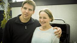 Thomas Holzer (Hanno Koffler) und Marianne (Theresa Scholze)