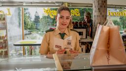Yazid versucht es mit seiner Bucket-List auch bei Christina (Mitsou Jung, im Bild)