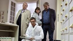 Dr. Stabroth, Schmücke, Schneider und Weigand am Tatort