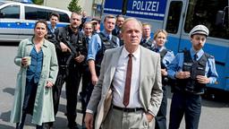 Magda Wächter (Barbara Philipp), SEK-Mann Backhaus (Felix Schönfuss), Polizist Brendel (Jörg Bundschuh), LKA-Ermittler Felix Murot (Ulrich Tukur), Polizistin Schreiner (Monika Anna Wojtyllo) und Polizist Dreher (Tom Lass).