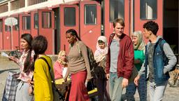 Hauptkommissar Felix Voss (Fabian Hinrichs, 2. von rechts) trifft auf den jungen syrischen Flüchtling Basem Hemidi (Mohammed Issa, rechts).