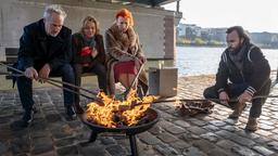  Paul Brix (Wolfram Koch), Anna Janneke (Margarita Broich), Fanny (Zazie de Paris) und Kriminalassistent Jonas (Isaak Dentler).