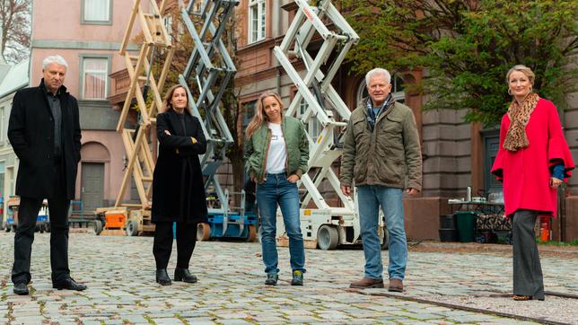 Drehstart zum "Tatort: Kehraus": Udo Wachtveitl (Rolle: Franz Leitmayr), Christine Hartmann (Regie), Nina Proll (Rolle: Silke Weinzierl), Miroslav Nemec (Rolle: Ivo Batic) und Monika Gruber (Rolle: Anna Pollinger) (v.l.n.r.)