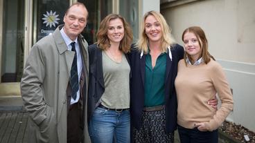 Das Team aus Dresden (v.l.): Schnabel (Martin Brambach), Karin Gorniak (Karin Hanczewski), Henni Sieland (Alwara Höfels) und Maria Mohr (Jella Haase)