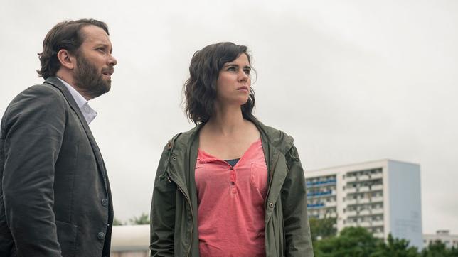 Die Weimarer Kommissare Kira Dorn (Nora Tschirner) und Lessing (Christian Ulmen)