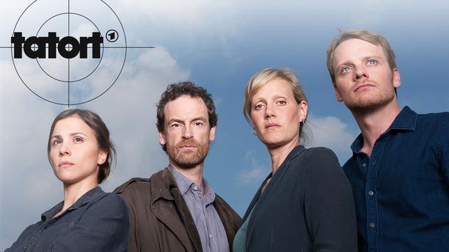 v.l.n.r. Nora Dalay (Aylin Tezel), Peter Faber (Jörg Hartmann), Martina Bönisch (Anna Schudt) und Daniel Kossik (Stefan Konarske).