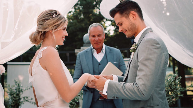 Der Hochzeitstrend "Elopement" bezeichnet...?