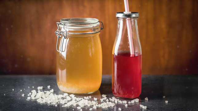 Unterscheid zwischen Kombucha und Wasserkefir.