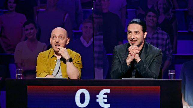 Rateteam-Kapitän Bernhard Hoëcker und der Comedian Bülent Ceylan bilden ein Rateteam.