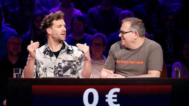 Rateteam-Kapitän Elton mit Komiker Luke Mockridge.